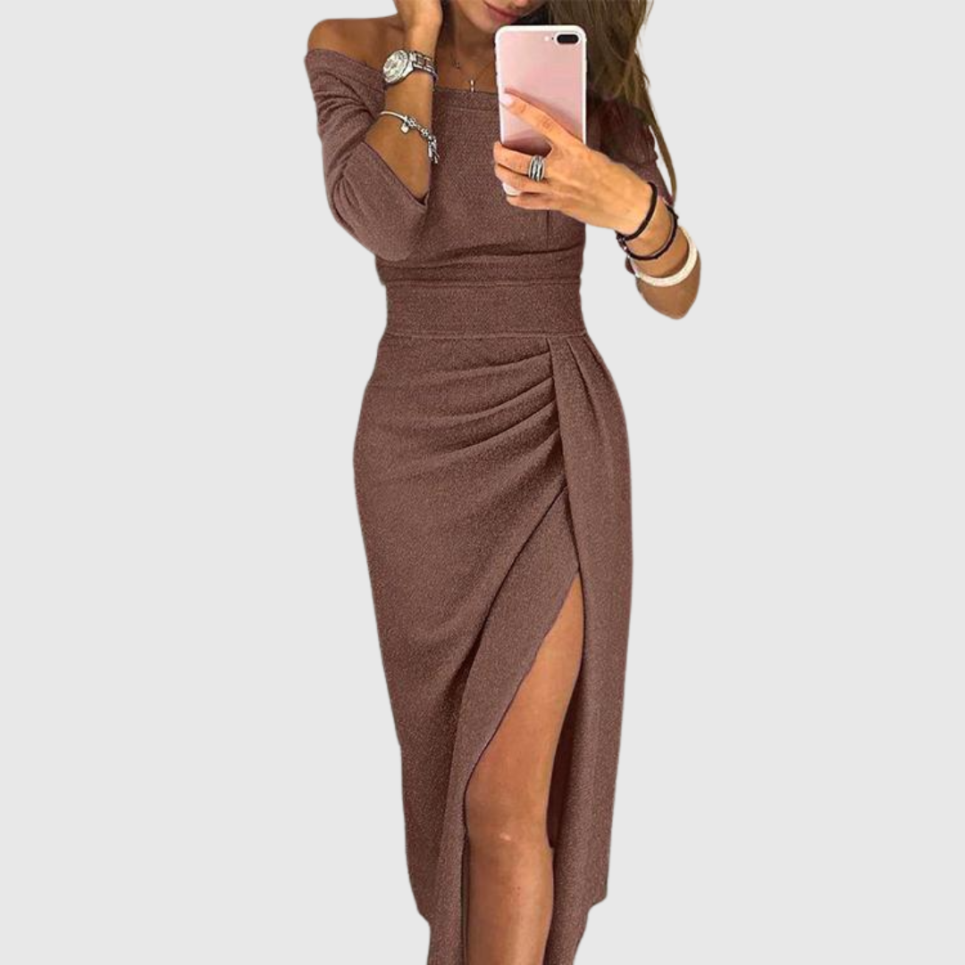 Isabeau | Chic halter maxi dress with elegant, flowing fit