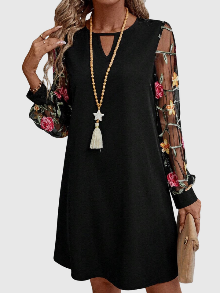 Jolanta | Elegant dress with V-neck and striking sleeves