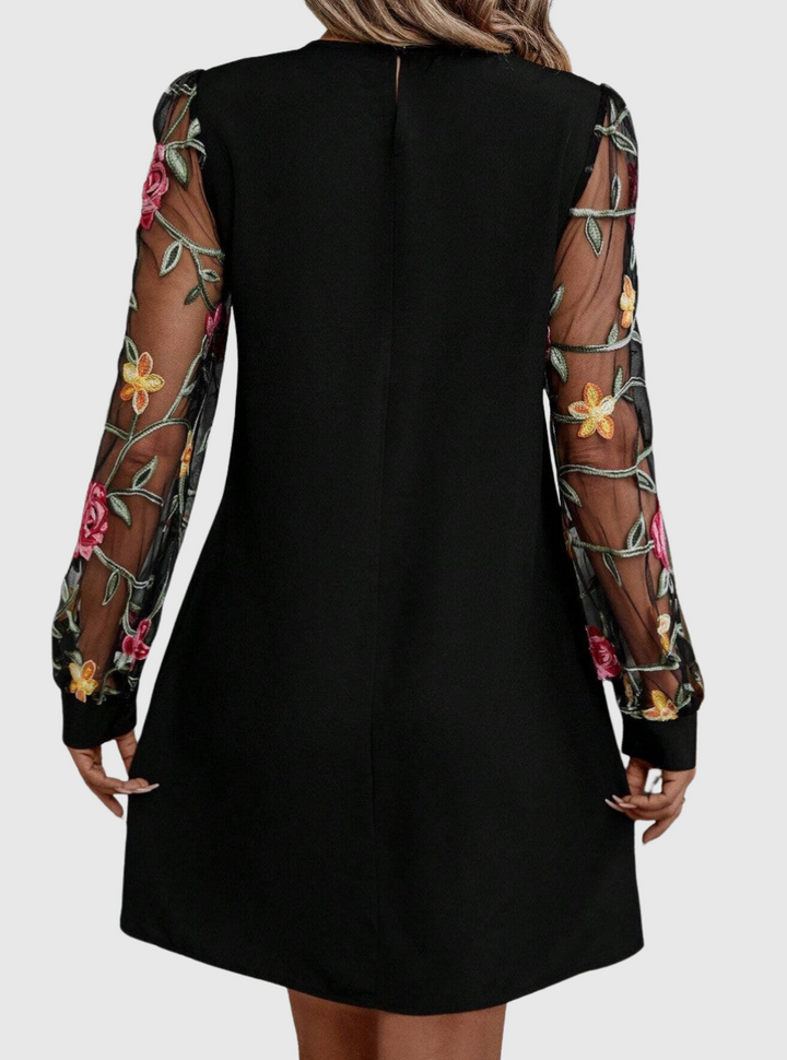 Jolanta | Elegant dress with V-neck and striking sleeves