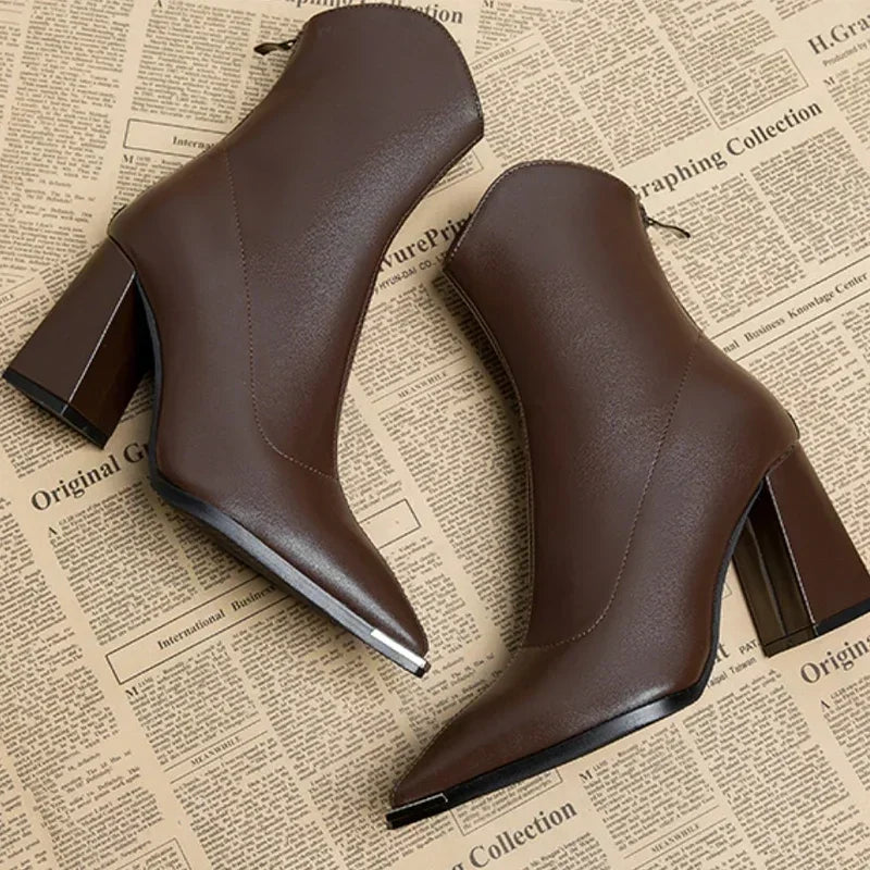 Noxé | Elegant Chelsea Boots with Chrome Tip