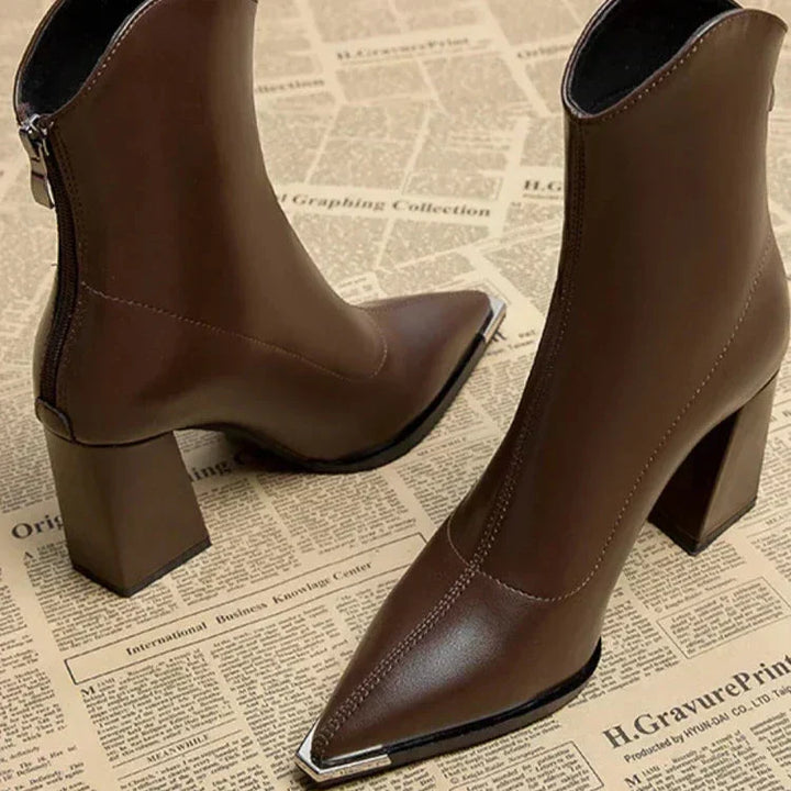 Noxé | Elegant Chelsea Boots with Chrome Tip