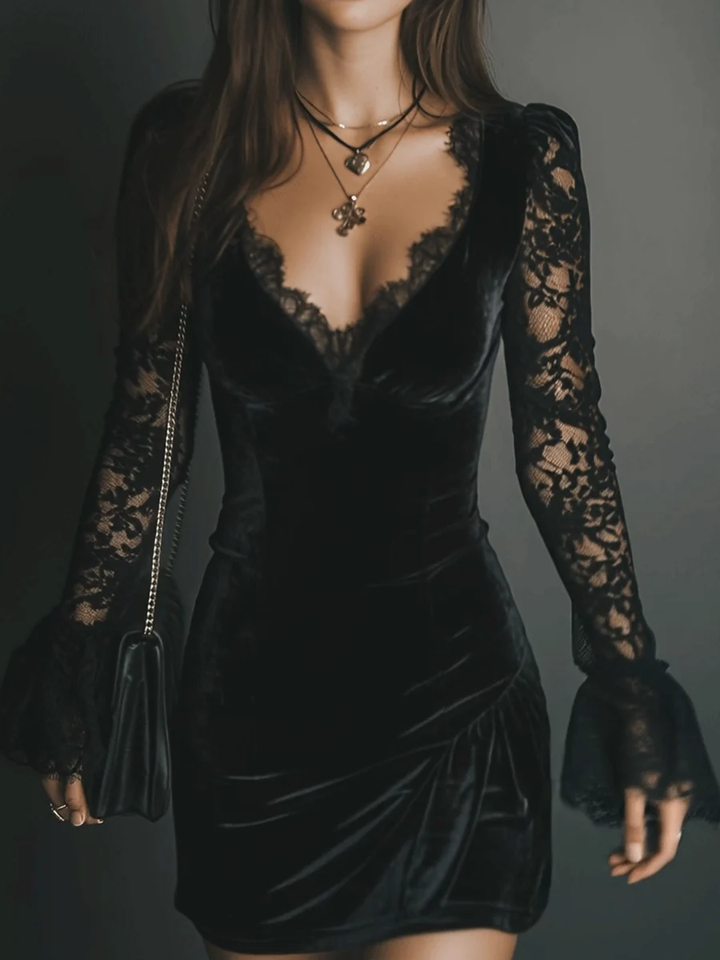 Everly | Mini Dress in Velvet and Lace Luna